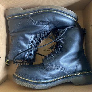 Dr. Martens Broken-in Boots (Size 6)